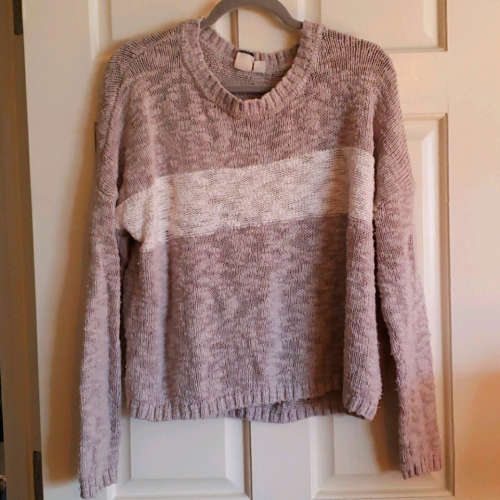 Sweater no holes blemishes, stains Hangs right.